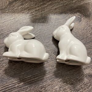 Slat and pepper shakers